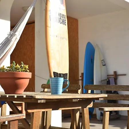 Surf House Peniche *