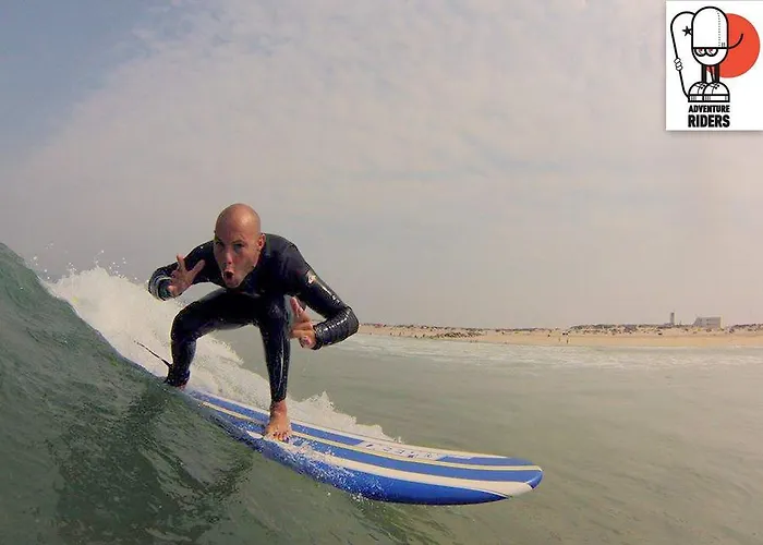 Surf House Peniche * בליאל