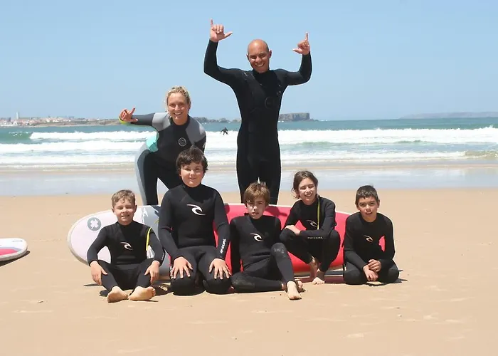 אכסניה Surf House Peniche *