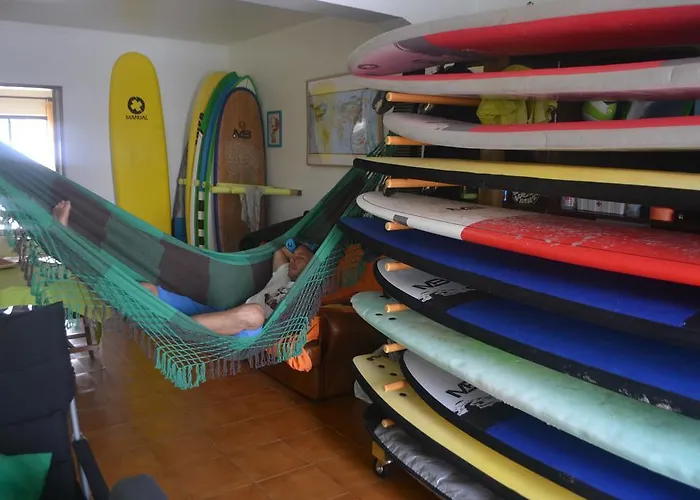 بيت شباب Surf House Peniche *