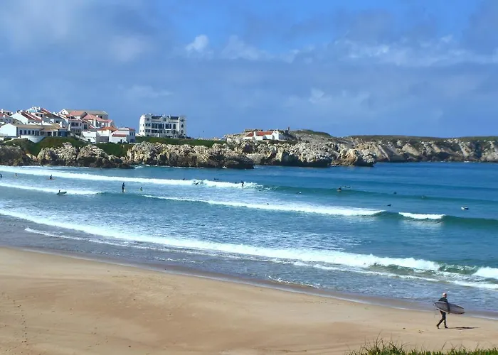 بيت شباب Surf House Peniche باليال