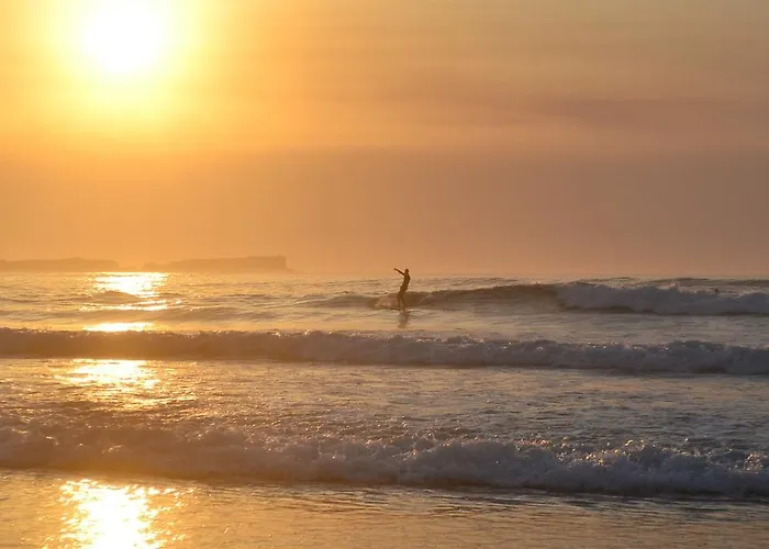 אכסניה Surf House Peniche