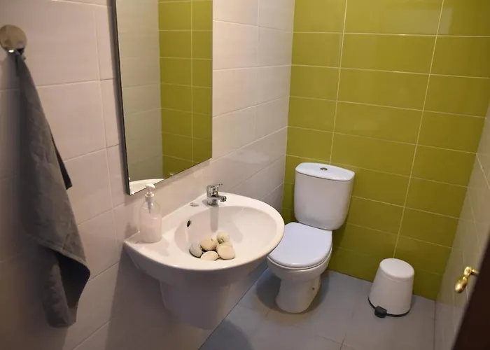 Surf House Peniche بيت شباب