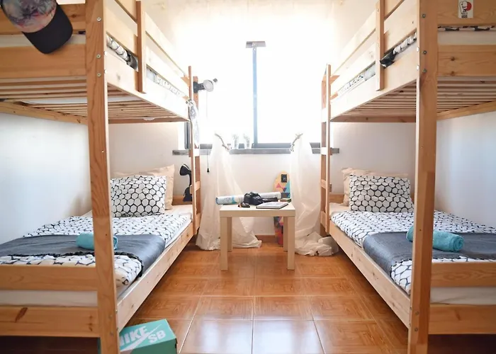 Surf House Peniche باليال