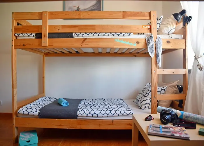 Surf House Peniche بيت شباب باليال