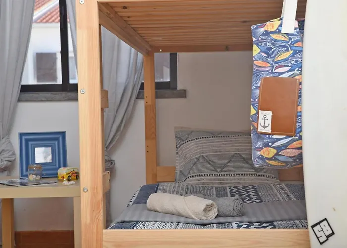 אכסניה Surf House Peniche