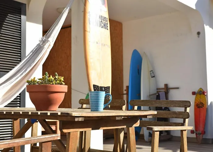 Surf House Peniche *